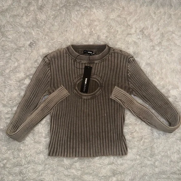 Grey washed sweater with cut out - Picture 2 of 4